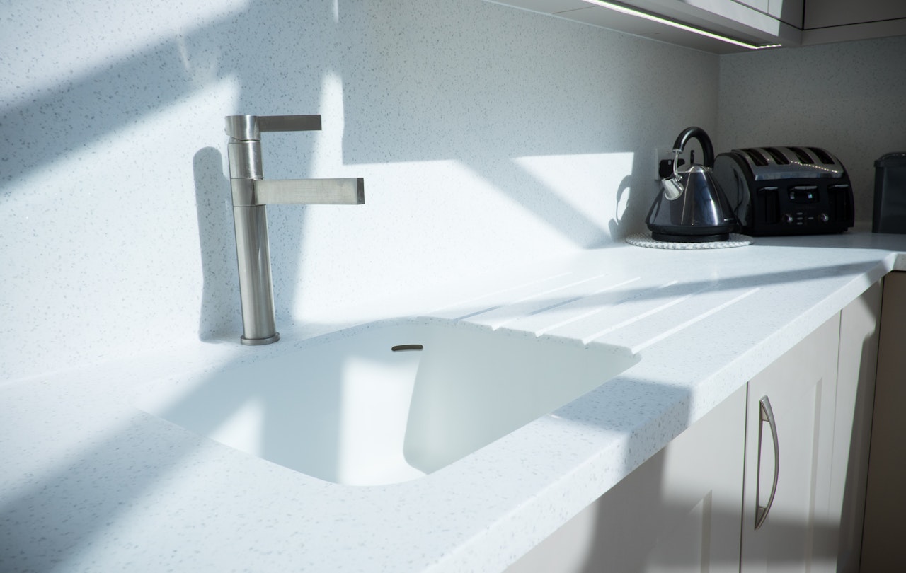 Hensman_oakgrain_mussel_seamless_composite_splashback_09